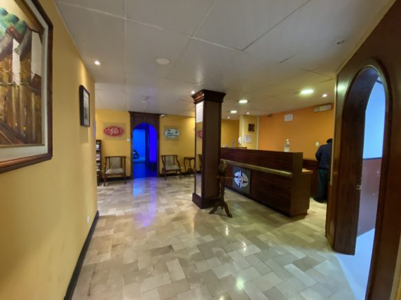 EDIFICIO EN VENTA (IDEAL PARA CLÍNICAS/HOTEL)