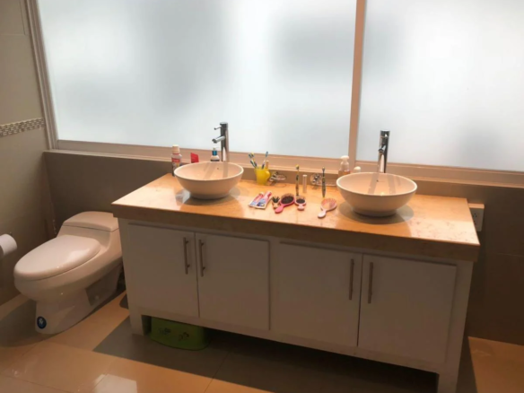 DEPARTAMENTO TRIPLEX QUITO TENIS