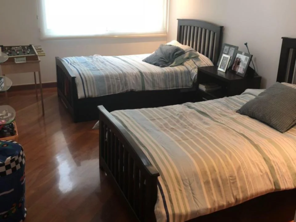 DEPARTAMENTO TRIPLEX QUITO TENIS