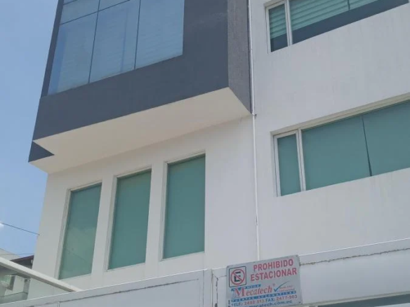 DEPARTAMENTO TRIPLEX QUITO TENIS