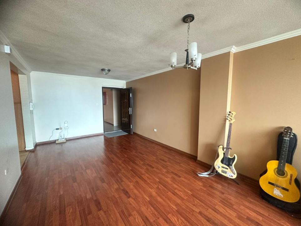 2 En Venta Amplia Suite Sector Real Audiencia