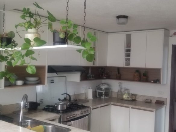 Venta Amplio Depto de 4 Dorm Av Gaspar de Villarroel Cerca de Todo!